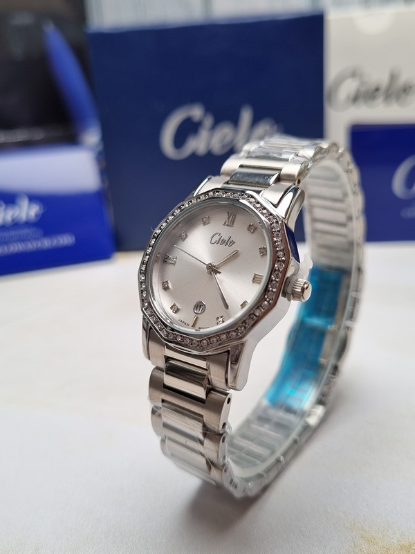 ساعت ست با صفحه نقره ای