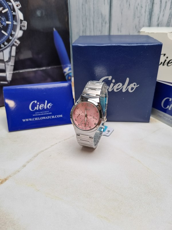 ساعت دخترانه با صفحه هلویی